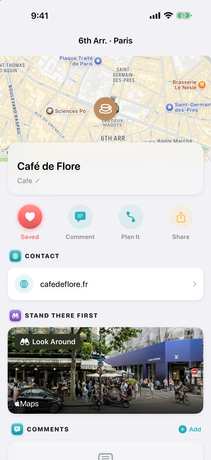 保存済みのカフェ・ド・フロールの場所シート。ウェブサイトと、ストリートレベルのLook Aroundの写真。